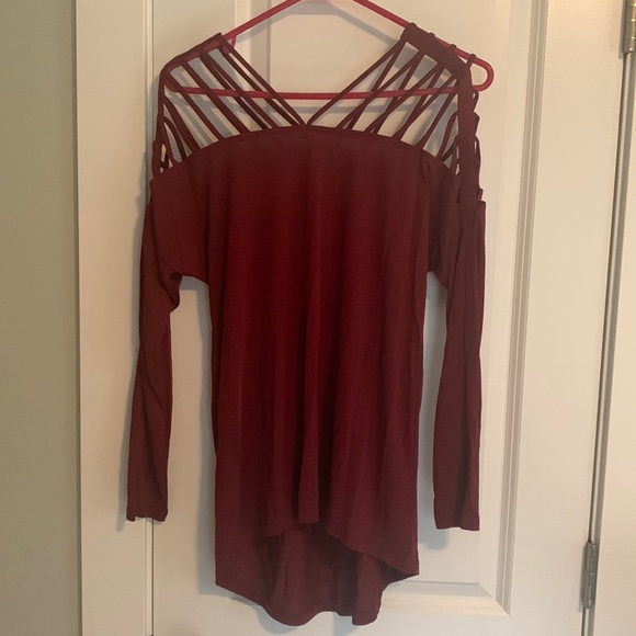Buckle Tops - NWT Buckle Burgundy 3/4 Sleeve Top w/Shoulder Detailing